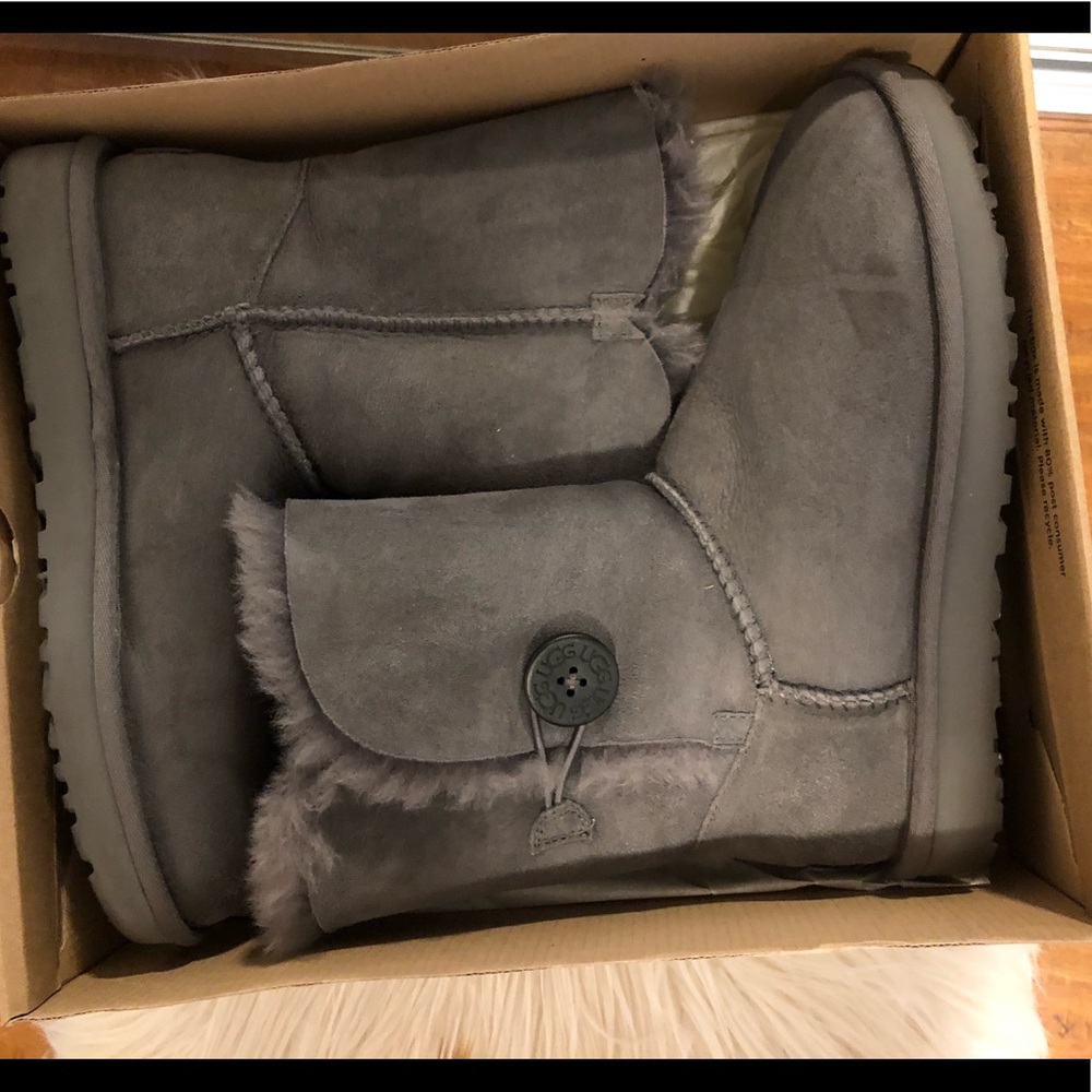 UGG Bailey Grey Boots